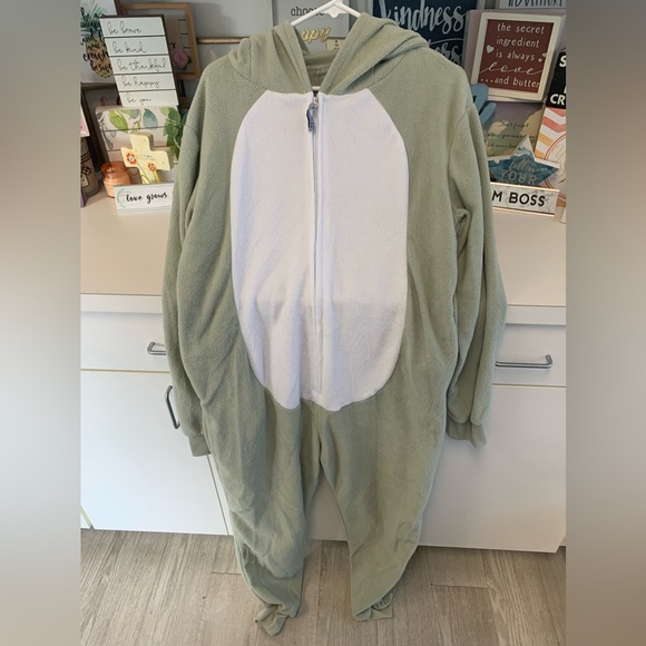 Adorable Elephant Costume/PJs - Picture 15 of 16